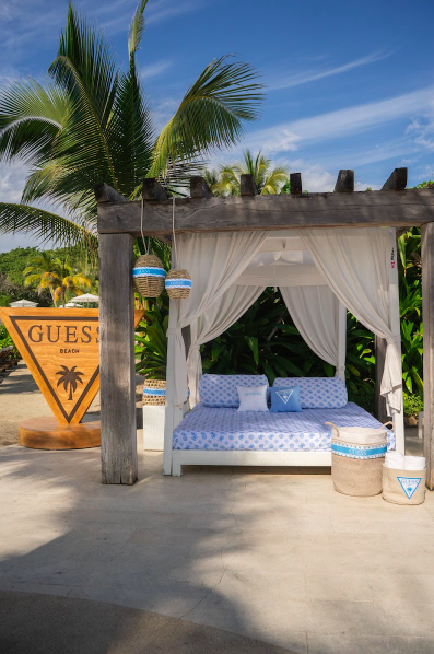 GUESS en alianza con The W Hotel lanza un exclusivo club de playa en la costa nayarita de México