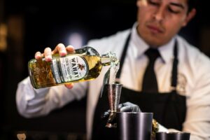 UN NUEVO MOVIMIENTO EN EL MUNDO DEL TEQUILA: WAHAY POCIÓN HERBAL 